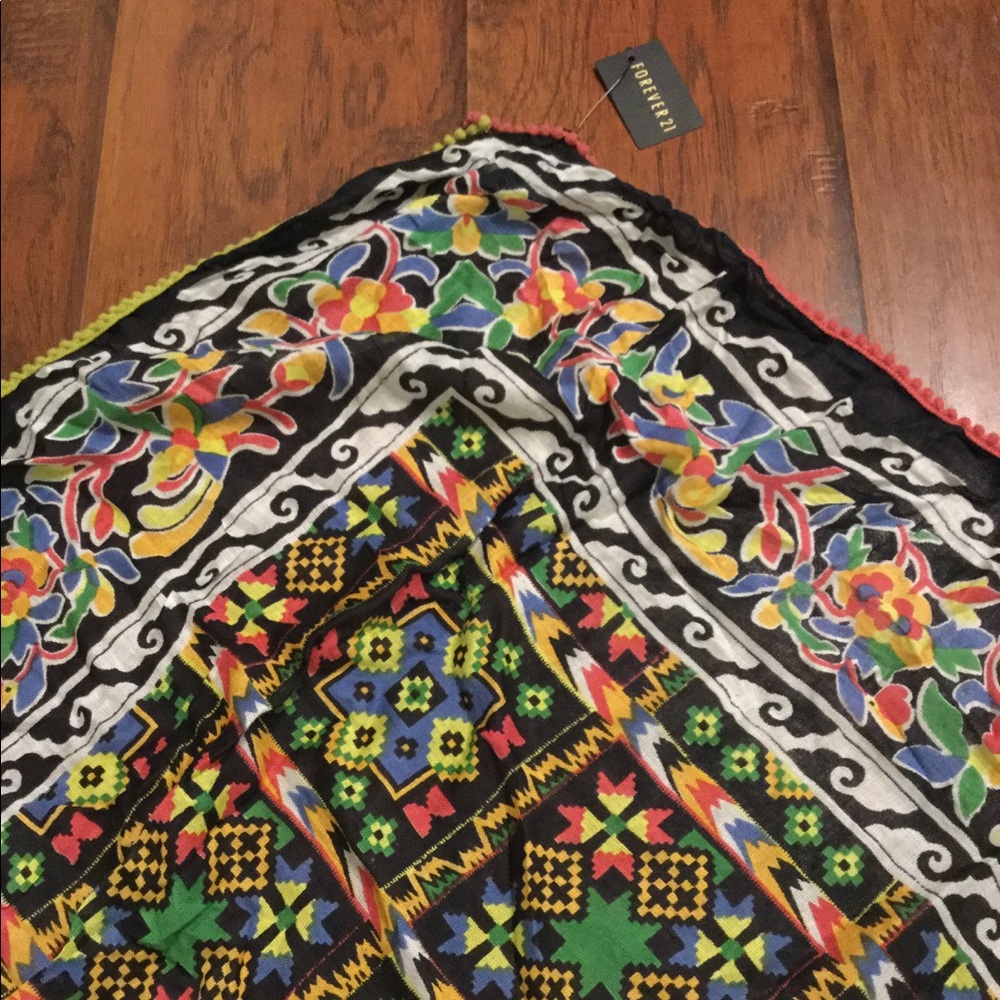Forever 21 Scarf - Picture 2 of 4